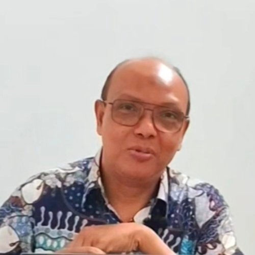 Yusron Shirmohamad, A.Md.R.O., S.K.M